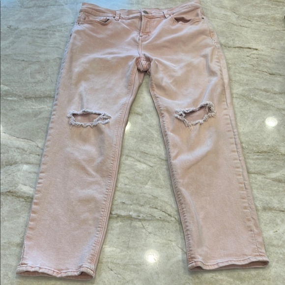 Old Navy | Powder Pink Distressed Boyfriend‎ Jeans | Women’s 6 - Picture 3 of 13